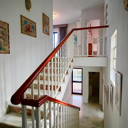 Urb. Torrenueva Villa *