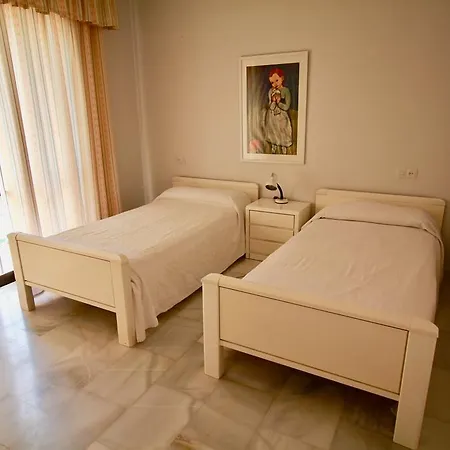 Urb. Torrenueva Villa